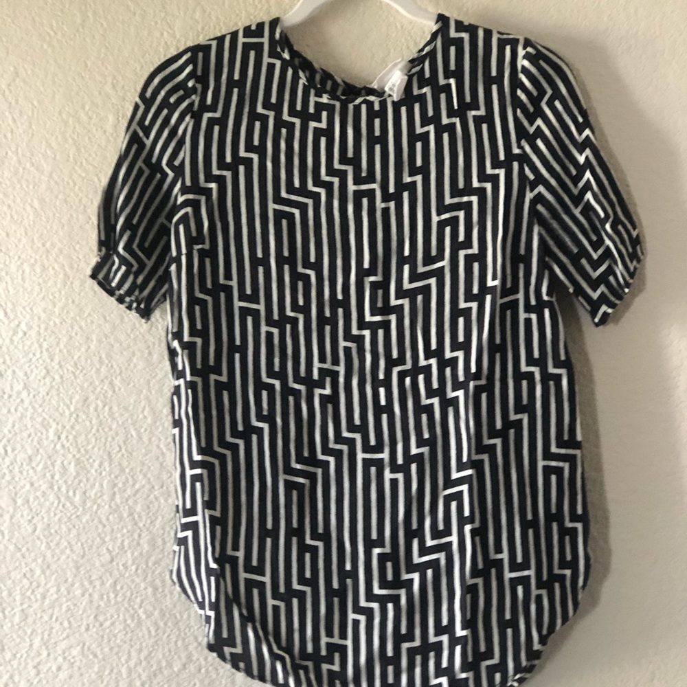 Geometric patterned Professional Top